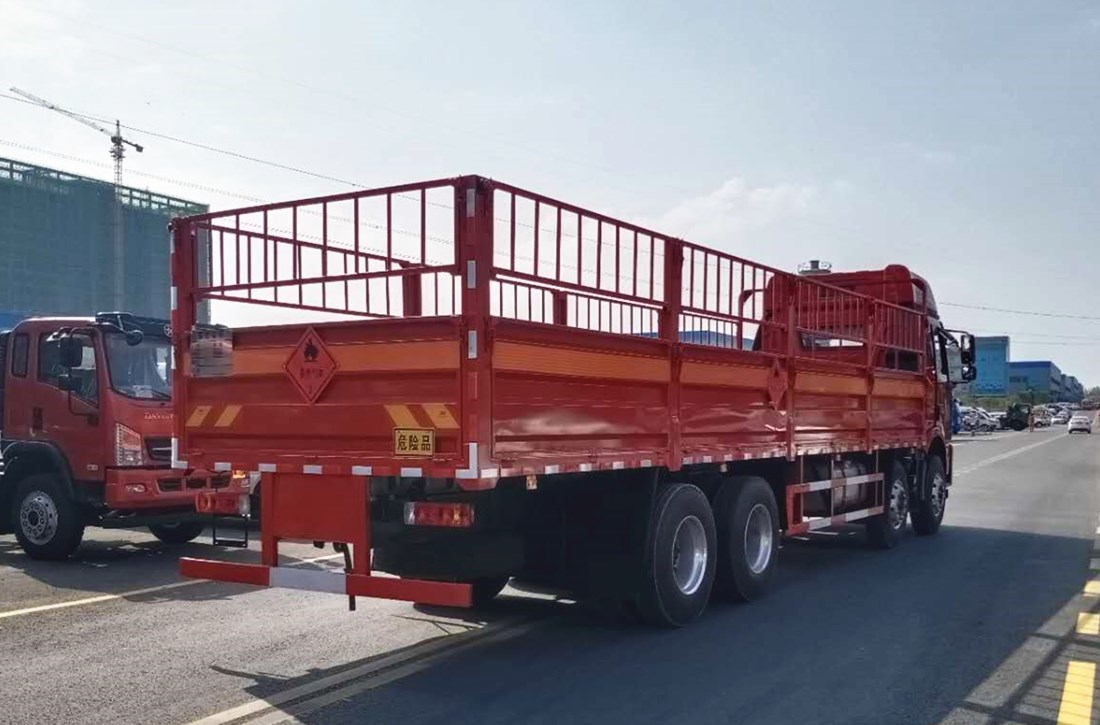 解放9.3米氣瓶運(yùn)輸車(chē)