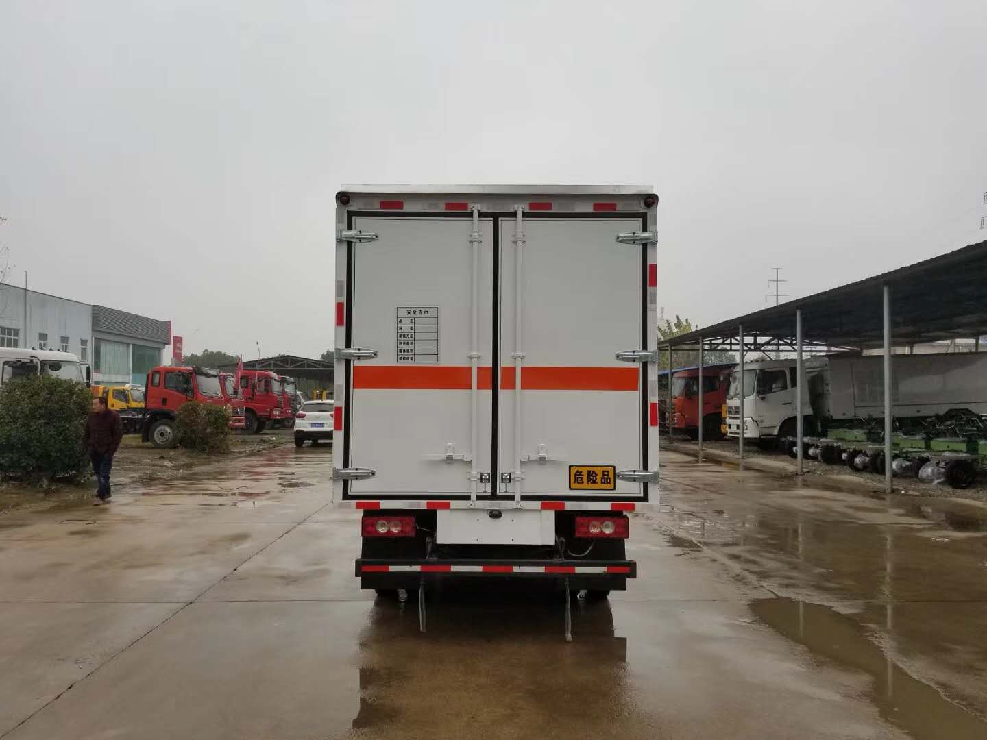 歐馬可4.1米(藍(lán)牌)氣體廂式運(yùn)輸車