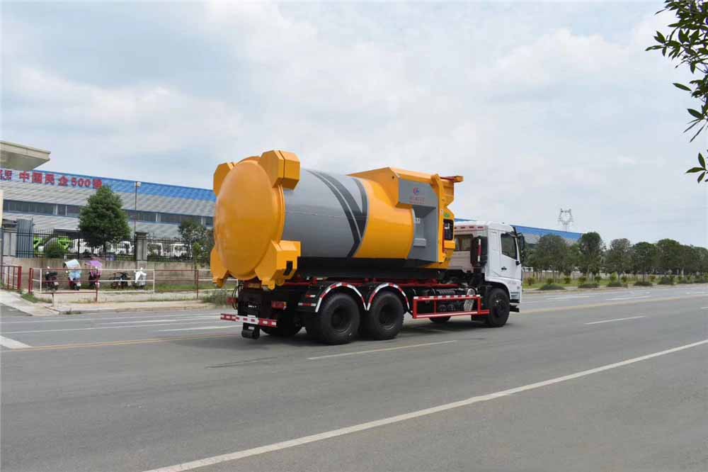 國(guó)六18方東風(fēng)專(zhuān)底后雙橋 勾臂垃圾車(chē)