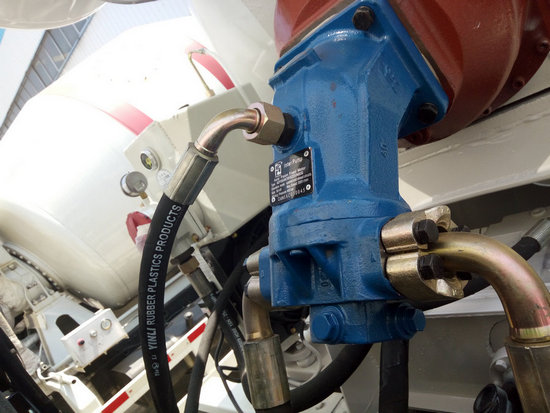 楚風后八輪攪拌車(8/10方)