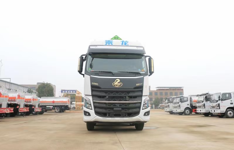 六東風(fēng)柳汽乘龍30.5方鋁合金運(yùn)油車(chē)